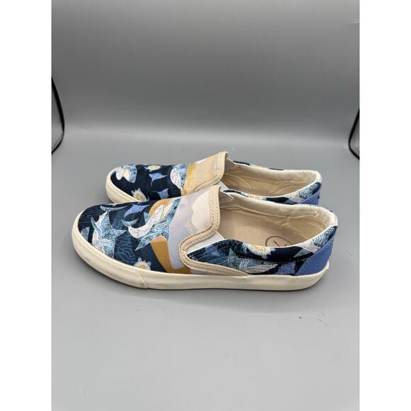 Inkkas Slip On Shoes Women’s 7.5 Shark Ocean Print Canvas Sneakers Blue - Picture 3 of 8